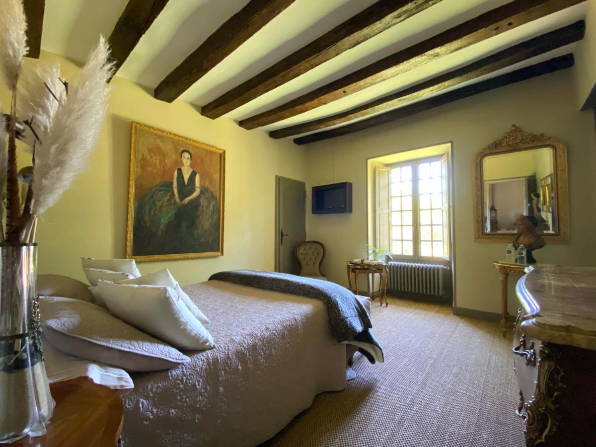 Le Petit Chateau De Sainte Colombe Bouges-le-Chateau Exterior photo