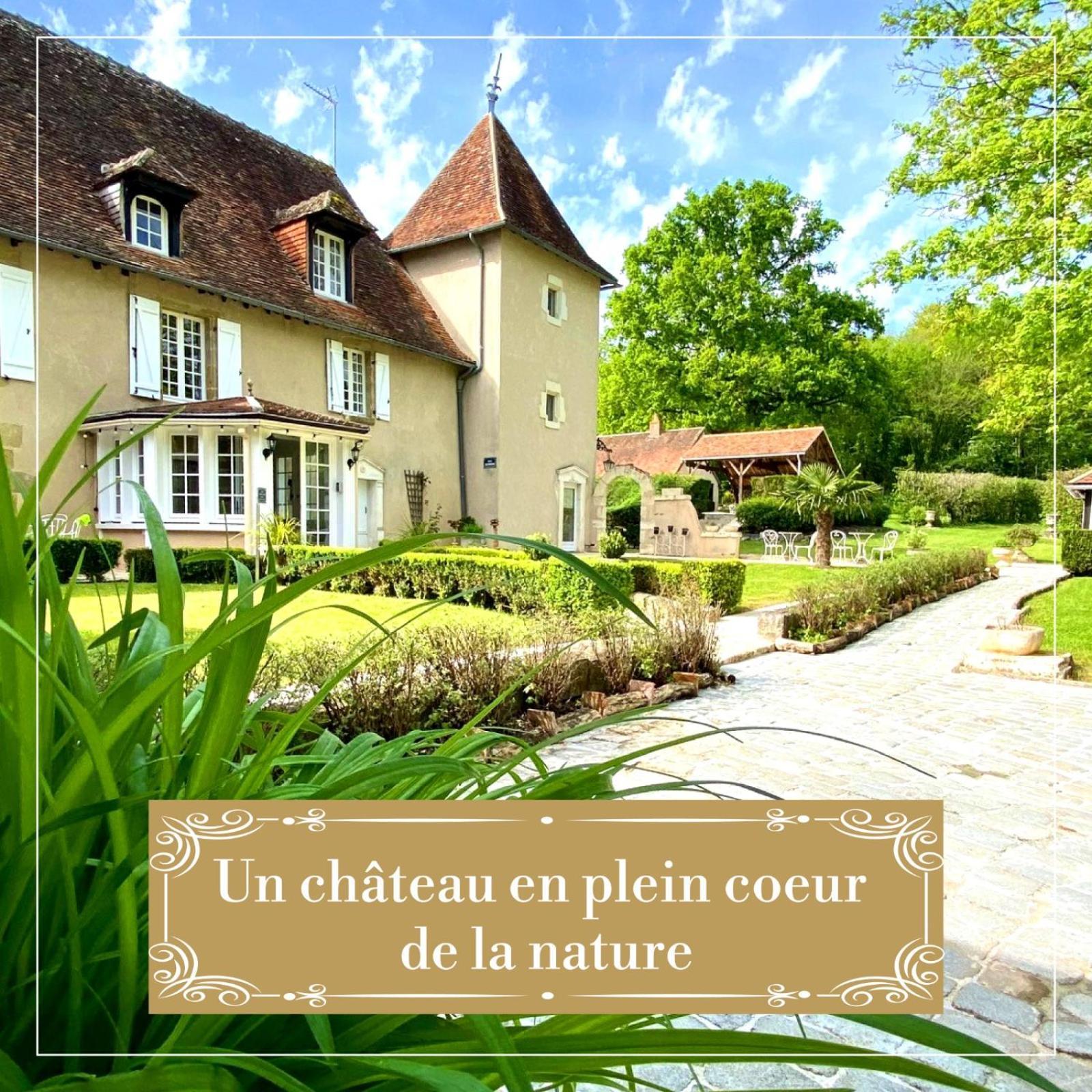 Le Petit Chateau De Sainte Colombe Bouges-le-Chateau Exterior photo